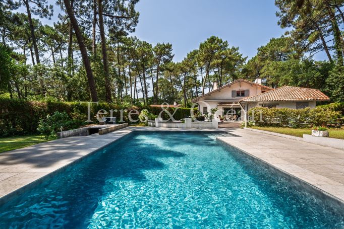 A vendre MAISON  6 PIECES 180 M2  SOORTS HOSSEGOR