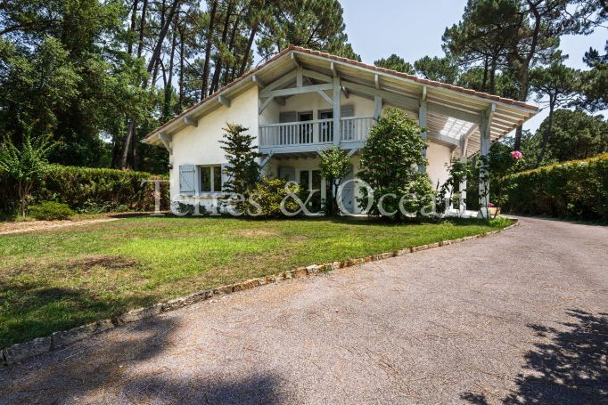 A vendre MAISON  6 PIECES 180 M2  SOORTS HOSSEGOR