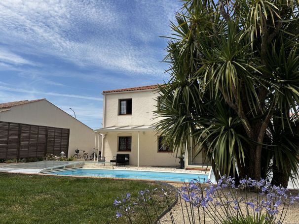 A vendre MAISON  5 PIECES 156 M2 BORD DE MER SAINT GILLES CROIX DE VIE