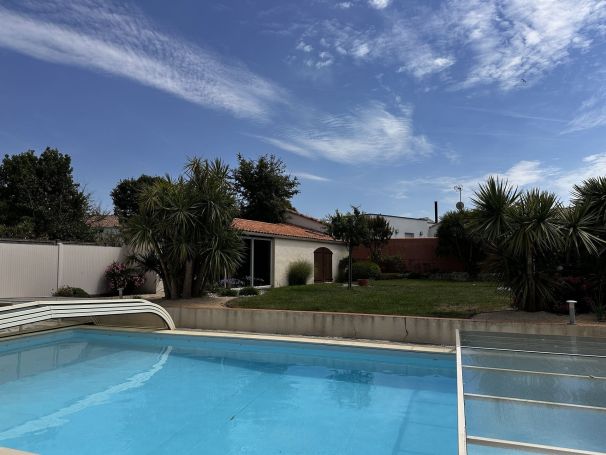 A vendre MAISON  5 PIECES 156 M2 BORD DE MER SAINT GILLES CROIX DE VIE