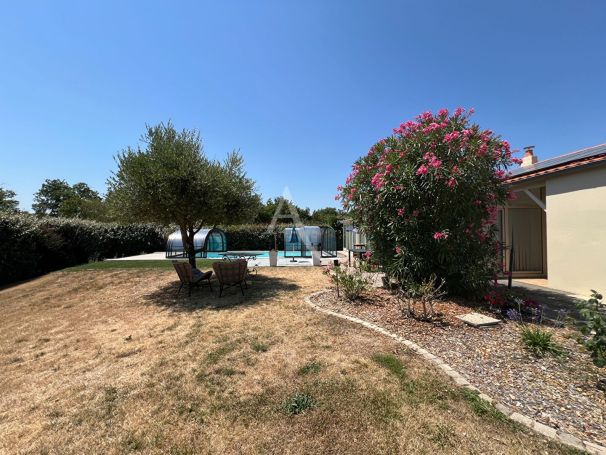 A vendre MAISON  5 PIECES 132 M2 BORD DE MER TALMONT SAINT HILAIRE