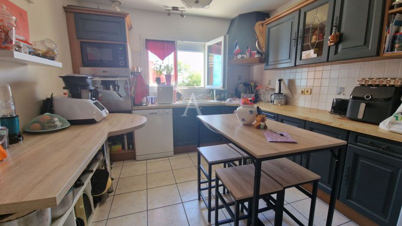 A vendre MAISON  5 PIECES 98 M2 BORD DE MER TALMONT SAINT HILAIRE