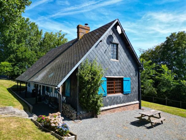 A vendre LONGèRE  5 PIECES 94 M2 BORD DE MER VEULETTES SUR MER