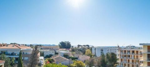 A vendre APPARTEMENT T4 97 M2 TERRASSE BORD DE MER LA CIOTAT