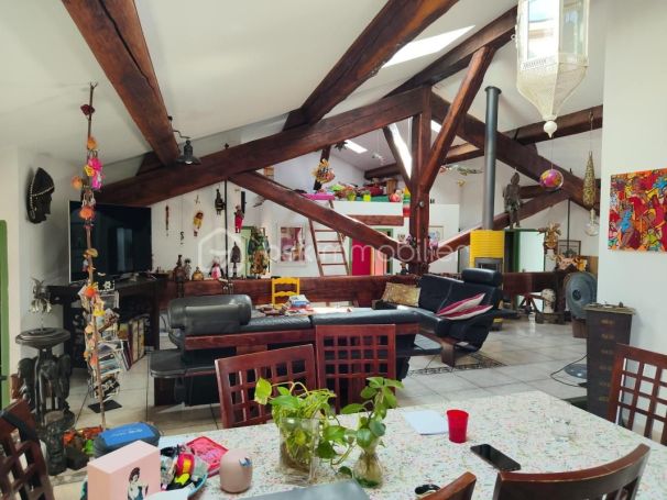 A louer APPARTEMENT T5 138 M2 TERRASSE  MONTESCOT