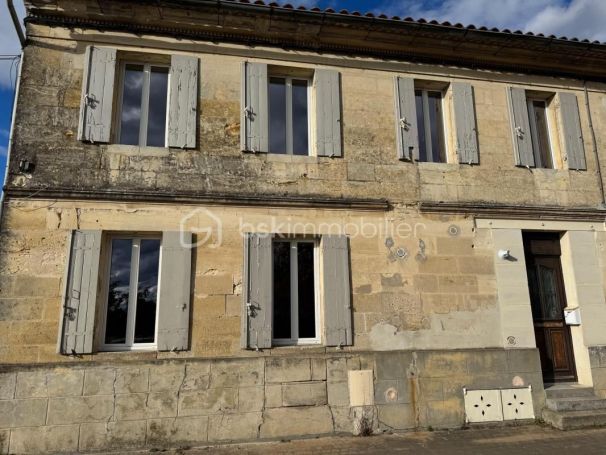 A louer MAISON  DE MAîTRE  LES ARTIGUES DE LUSSAC