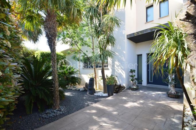 A vendre MAISON  5 PIECES 180 M2 PLAGE à PIED TORREILLES