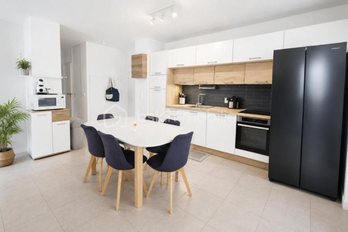 A louer APPARTEMENT T4 70 M2 TERRASSE  LE MUY