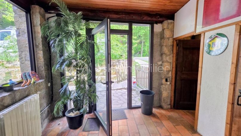 A vendre GîTE  GORNIES