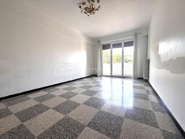 A louer APPARTEMENT T3 65 M2 BORD DE MER TOULON