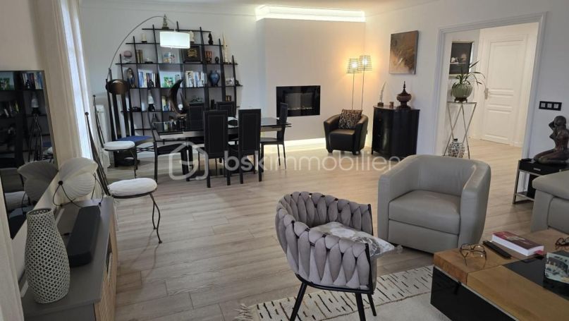 A louer APPARTEMENT DE PRESTIGE T4 124 M2 TERRASSE BORD DE MER TOULON