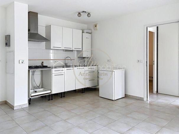 A louer APPARTEMENT T2 40 M2 BORD DE MER LA SEYNE SUR MER