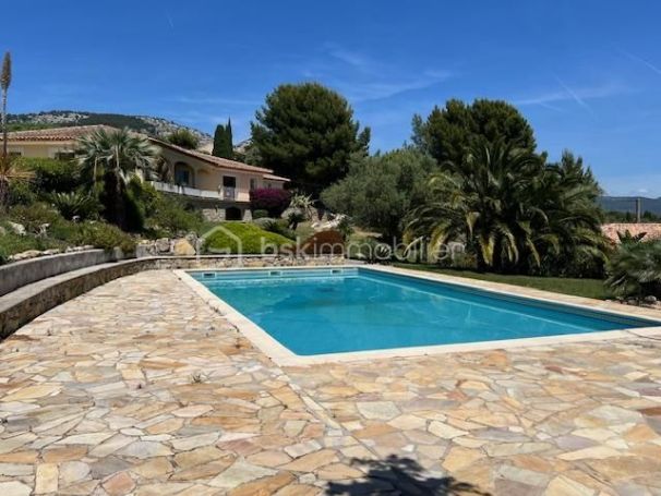 A vendre MAISON  7 PIECES 240 M2 BORD DE MER OLLIOULES