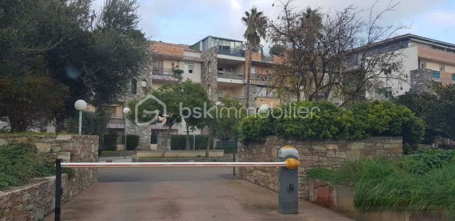 A louer APPARTEMENT T3 75 M2 BORD DE MER BIGUGLIA