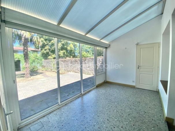 A louer MAISON  DE MAîTRE  VALLET