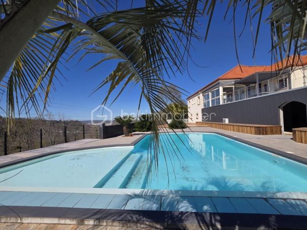 A vendre MAISON  8 PIECES 250 M2  JURANCON