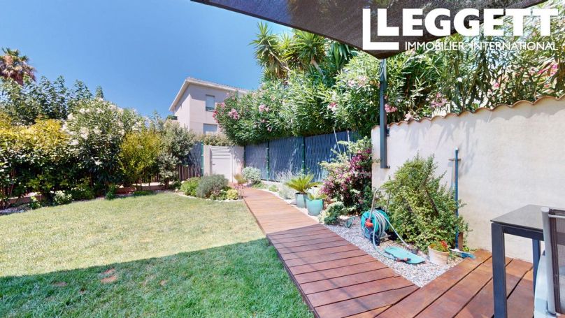 A vendre MAISON  4 PIECES 106 M2 BORD DE MER SANARY SUR MER