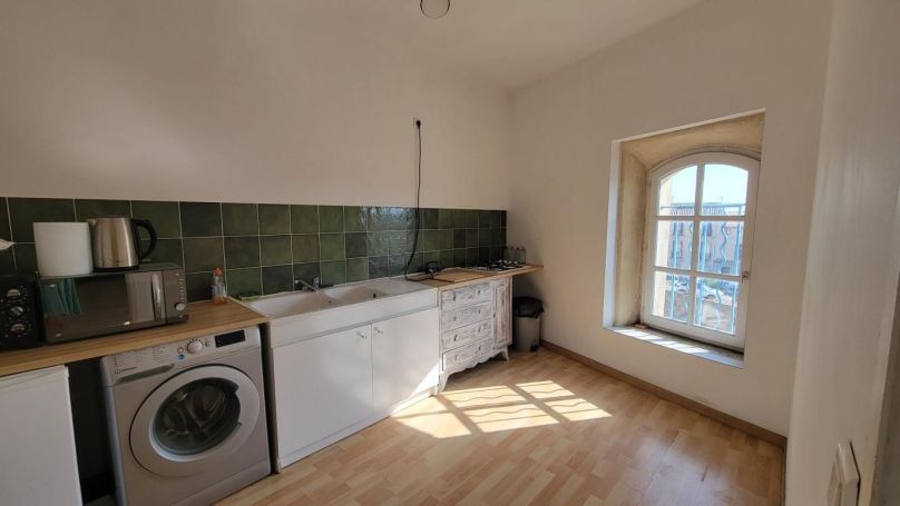A louer APPARTEMENT T3 77 M2  PEZENAS