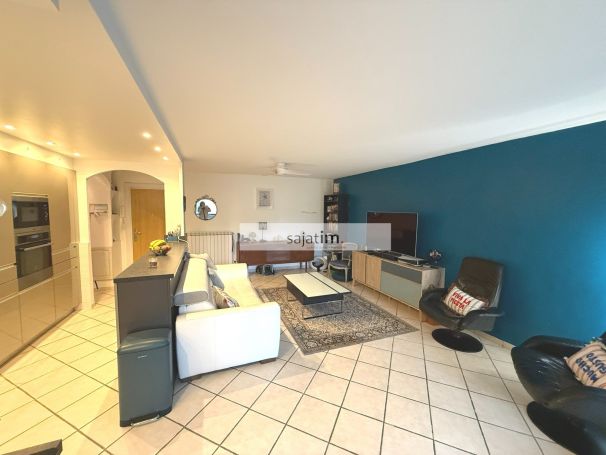 A vendre APPARTEMENT T4 80 M2 BORD DE MER LA SEYNE SUR MER