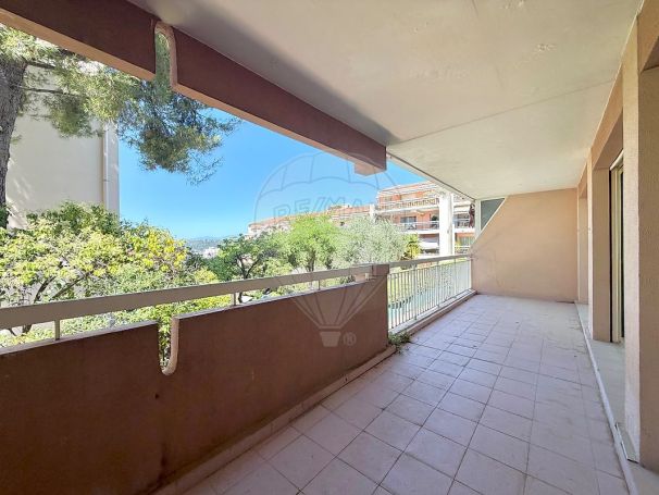 A louer APPARTEMENT T3 67 M2 TERRASSE BORD DE MER NICE