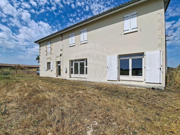 A vendre GîTE  SAINT PIERRE DE MONS