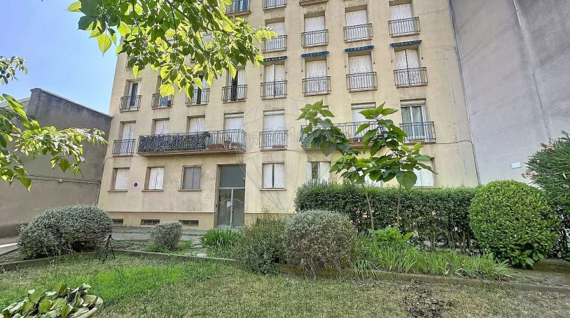 A louer APPARTEMENT T4 72 M2  NIMES
