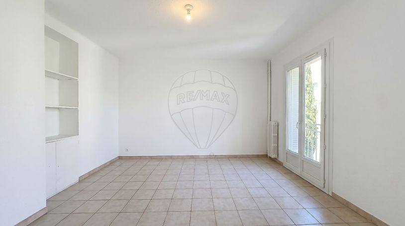 A louer APPARTEMENT T4 72 M2  NIMES