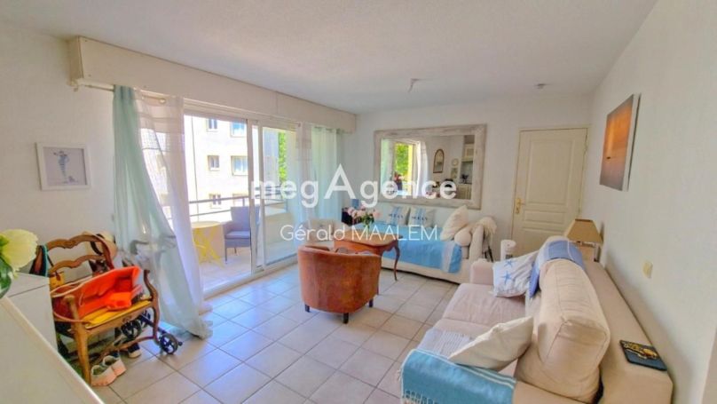 A louer STUDIO  29 M2 TERRASSE BORD DE MER SAINTE MAXIME
