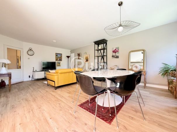 A louer APPARTEMENT T5 102 M2 TERRASSE  BEAURAINS