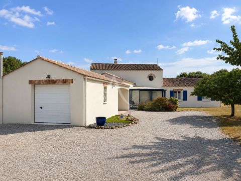 A vendre MAISON  6 PIECES 166 M2 BORD DE MER TALMONT SAINT HILAIRE