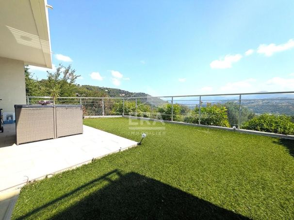 A louer APPARTEMENT DUPLEX T4 80 M2 TERRASSE BORD DE MER SAINT LAURENT DU VAR