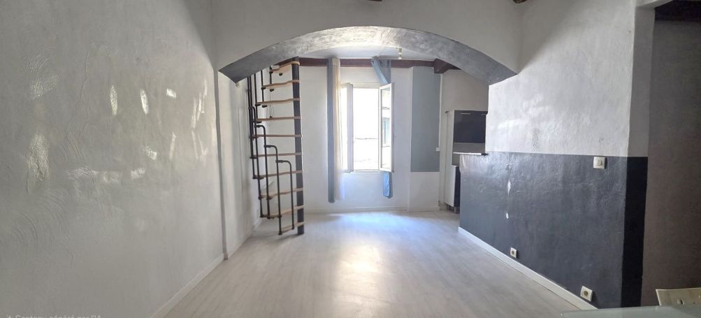 A louer APPARTEMENT DUPLEX T2 48 M2 TERRASSE  CUGES LES PINS