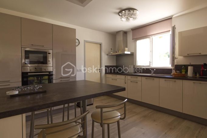 A louer MAISON  5 PIECES 122 M2  LEDIGNAN