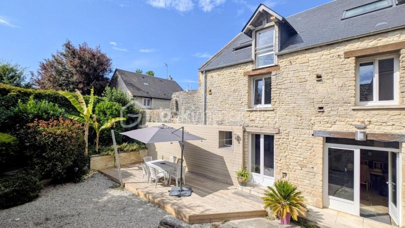 A louer MAISON  DE MAîTRE BORD DE MER LUC SUR MER