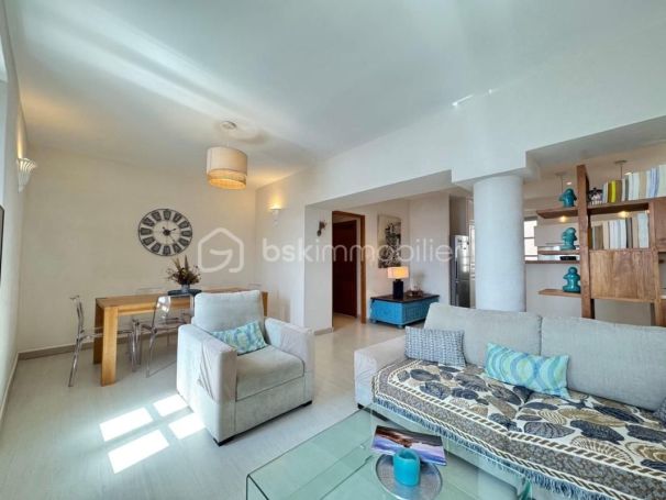 A louer APPARTEMENT DE PRESTIGE T4 83 M2 VUE MER BONIFACIO