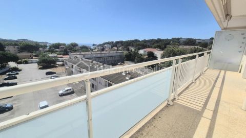 A louer APPARTEMENT T4 80 M2 BORD DE MER LA SEYNE SUR MER