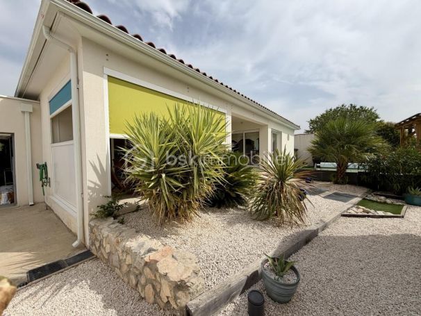 A louer MAISON  5 PIECES 119 M2  GIGNAC