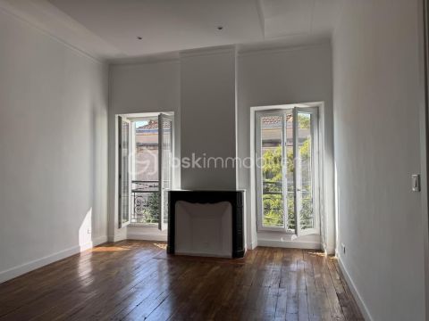 A louer APPARTEMENT T3 56 M2 BORD DE MER HYERES