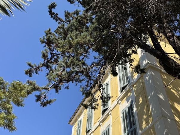 A louer APPARTEMENT T3 56 M2 BORD DE MER HYERES