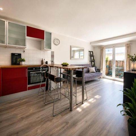 A louer APPARTEMENT T2 32 M2 TERRASSE BORD DE MER NICE