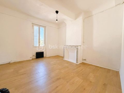 A louer STUDIO  31 M2 BORD DE MER TOULON