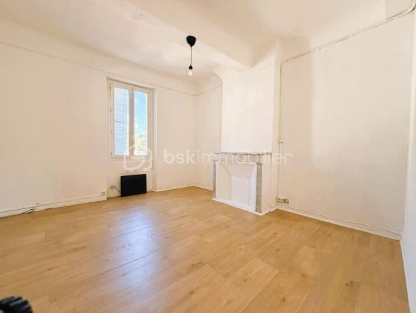 A louer STUDIO  31 M2 BORD DE MER TOULON
