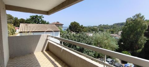 A louer APPARTEMENT T3 66 M2 TERRASSE BORD DE MER LA SEYNE SUR MER