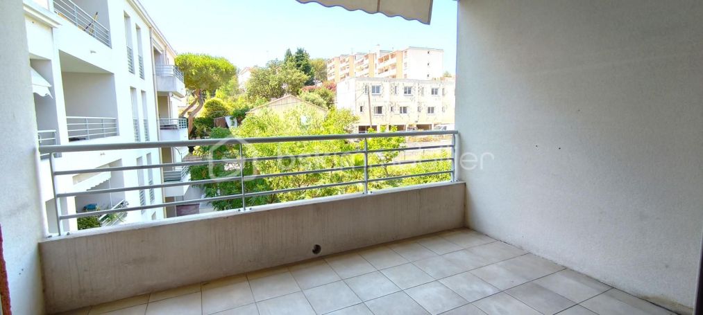 A louer APPARTEMENT T3 64 M2 TERRASSE BORD DE MER LA SEYNE SUR MER