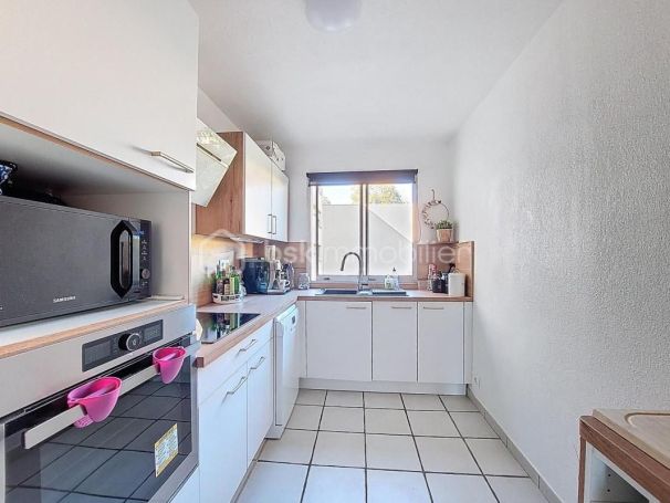 A louer APPARTEMENT T4 75 M2 TERRASSE BORD DE MER TOULON