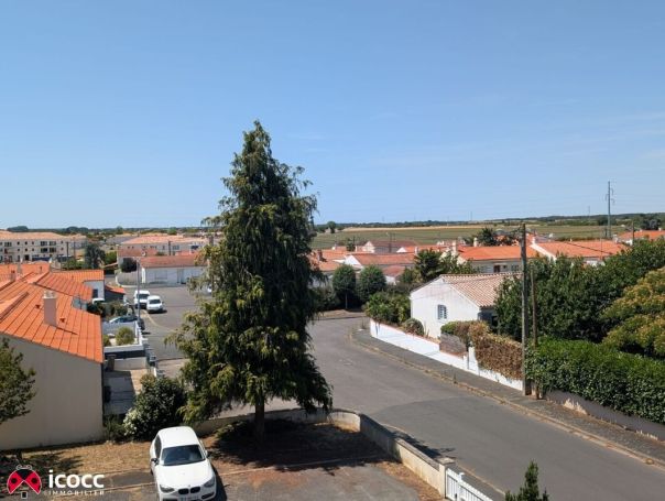 A louer APPARTEMENT T4 104 M2 BORD DE MER LUCON