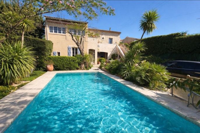 A louer MAISON  DE MAîTRE BORD DE MER PLAISSAN