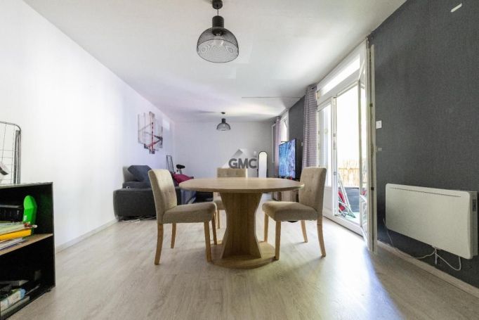 A louer APPARTEMENT T3 77 M2  LODEVE