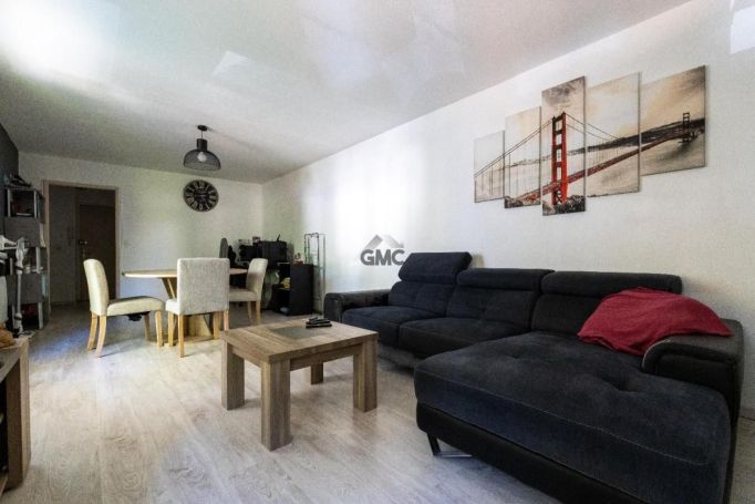 A louer APPARTEMENT T3 77 M2  LODEVE