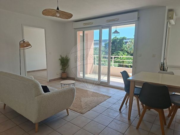 A louer APPARTEMENT T2 45 M2 TERRASSE BORD DE MER VILLENEUVE LOUBET